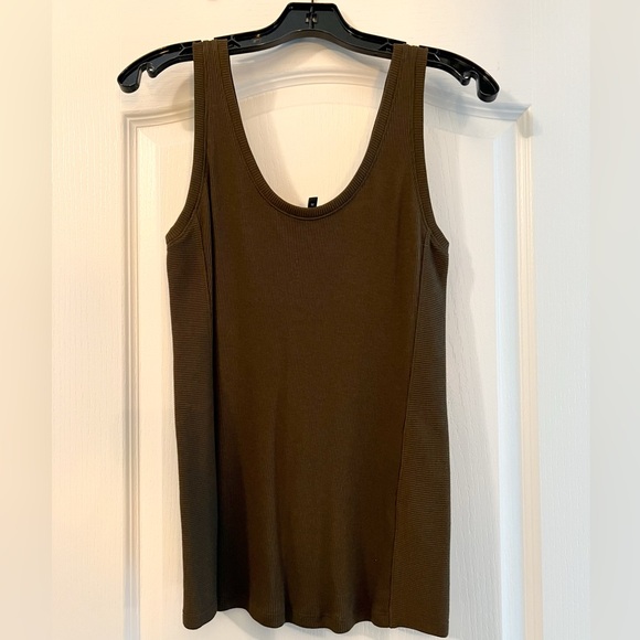 NWT Theory x Neiman Marcus Olive Green Tank Top, Size M - Picture 1 of 15